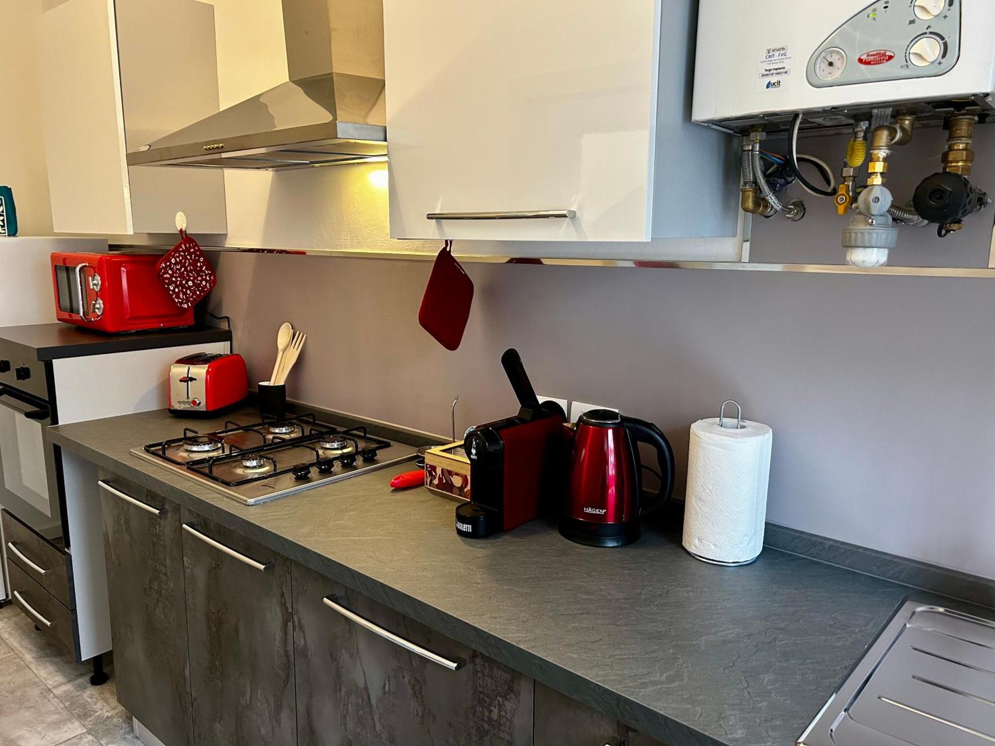 Luxury Allo Apartment In Center Of Udine Bagian luar foto